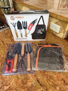 Black & Orange Garden Tool Set with Apron and Pruners